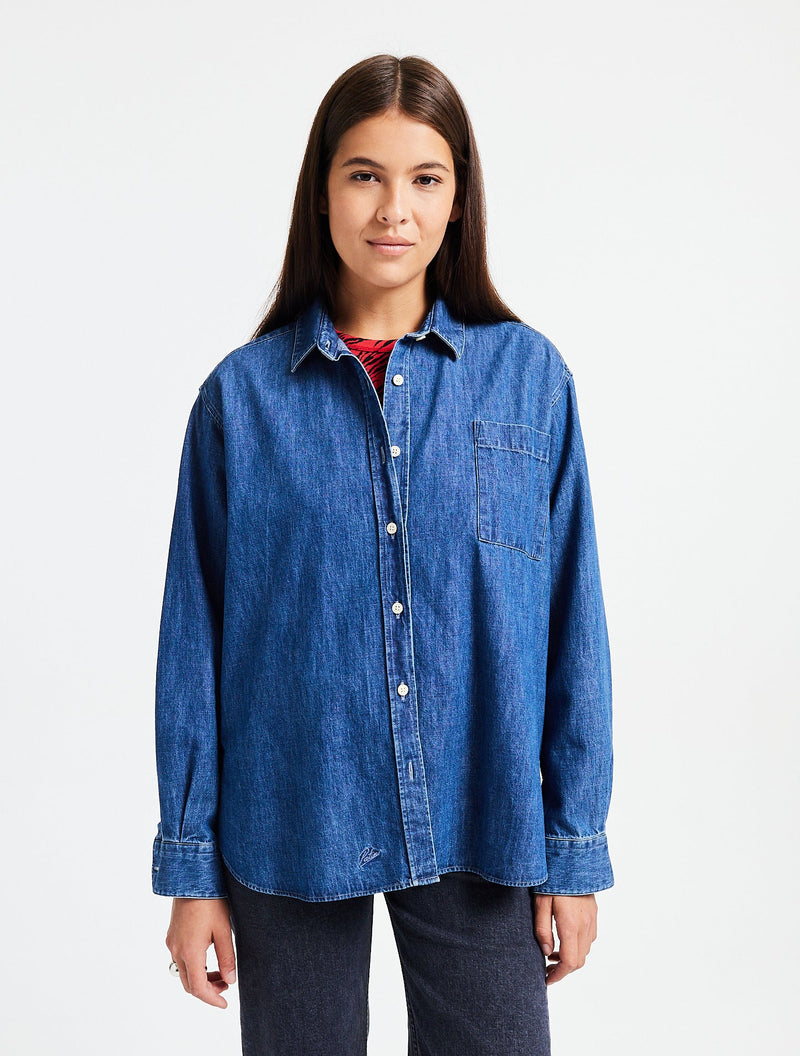 Rose mide 1,73 m y lleva la talla S.