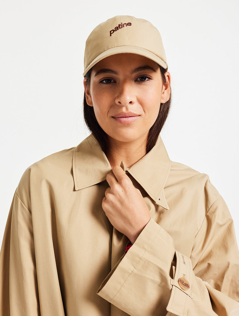 La gabardina de galletas de mantequilla beige Gaby