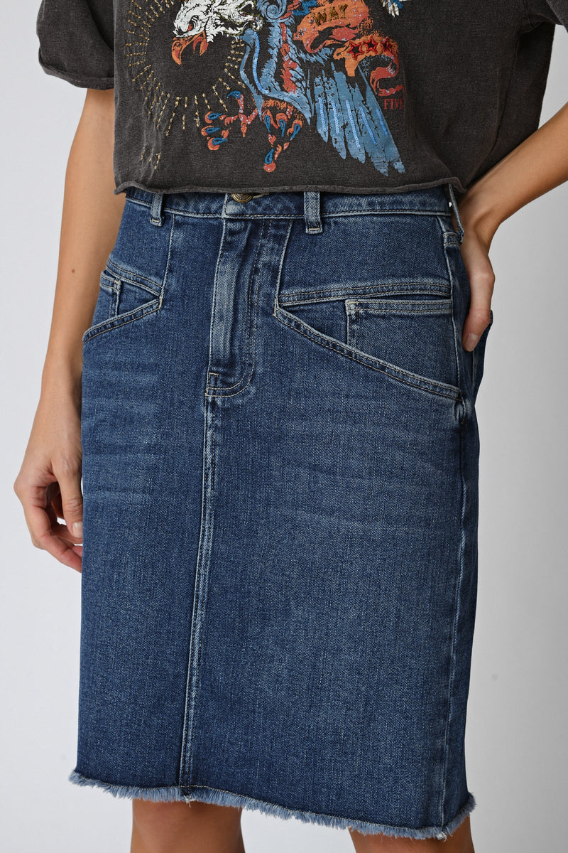 836 Falda Janik