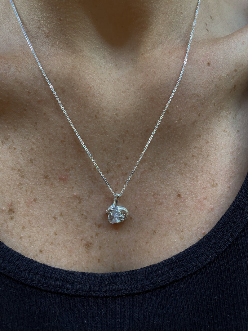 Collier Organic 006