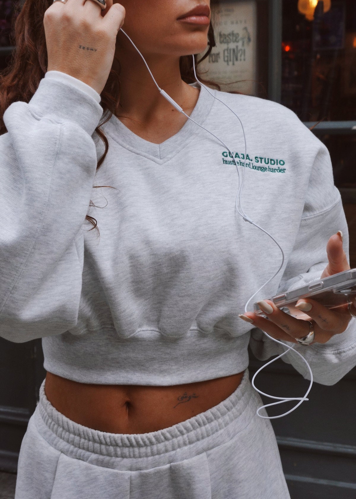 Pull Comfort Fleece V-Neck Cropped - Grey