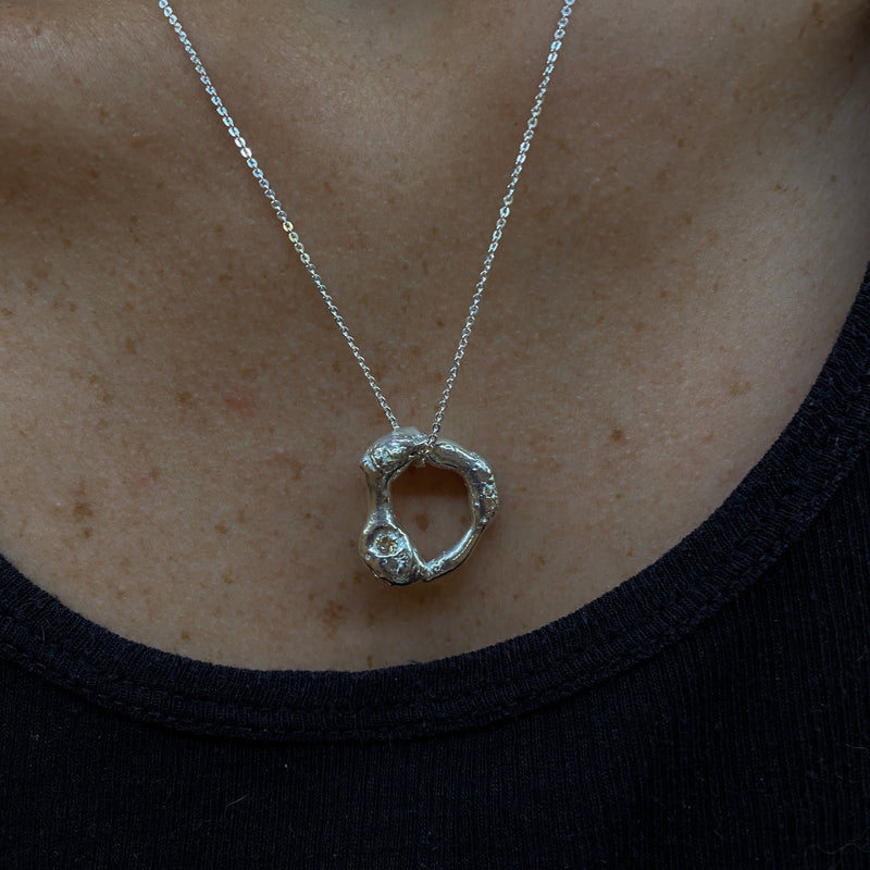 Collier Organic 008