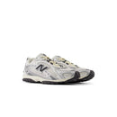 New Balance 204L Silver Metallic Black