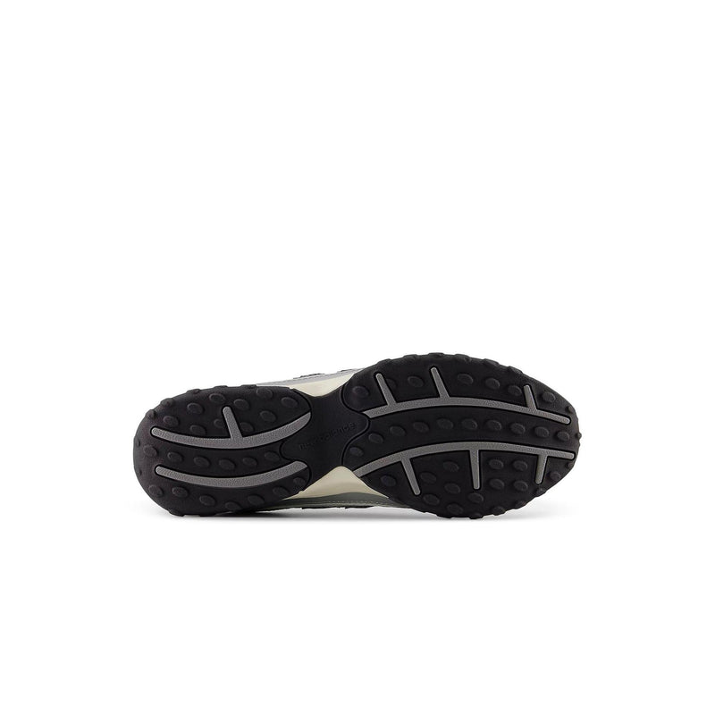 New Balance 204L Silver Metallic Black