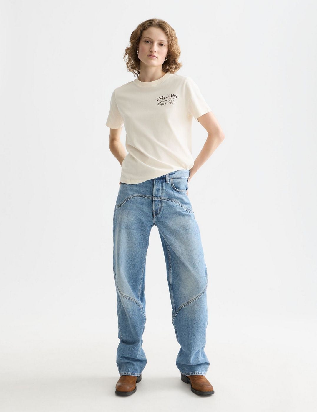 T-shirt Small Chest Artwork Regular Fit - Eggnog