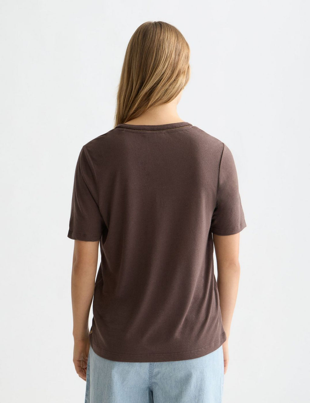 Linen V-Neck T-Shirt - Hot Fudge