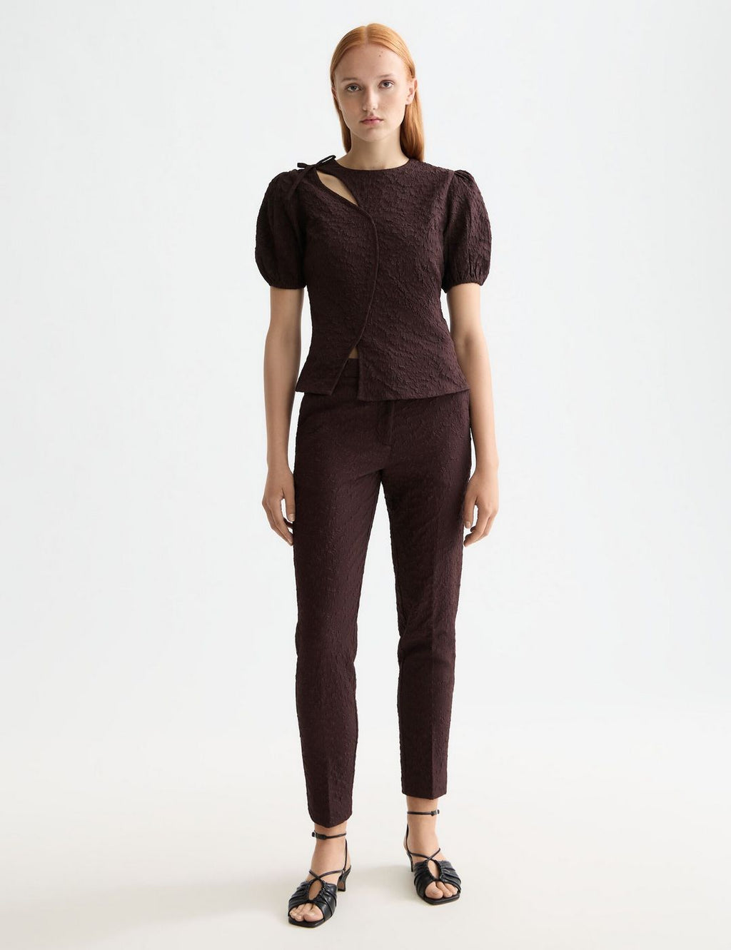 Strukturerad topp med puffärmar - Chocolate Plum