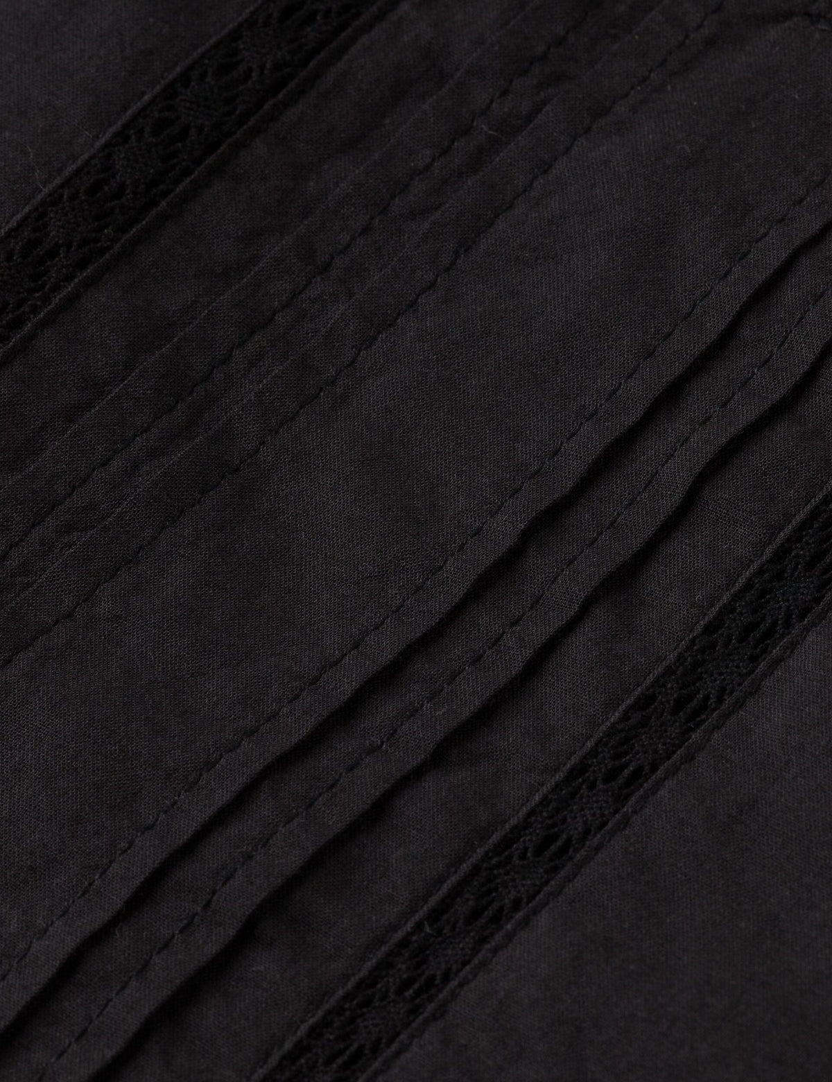 Blus med Spets och Knytsnören - Météorite