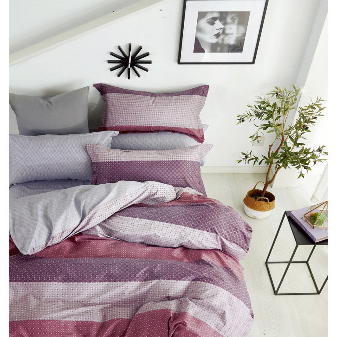 “Double-Faced Print” Duvet Set + 2 Flat Piqué Ruffle Pillowcases – 100% Pure Combed Cotton Percale 80 Thread Count/Cm152 – Pink