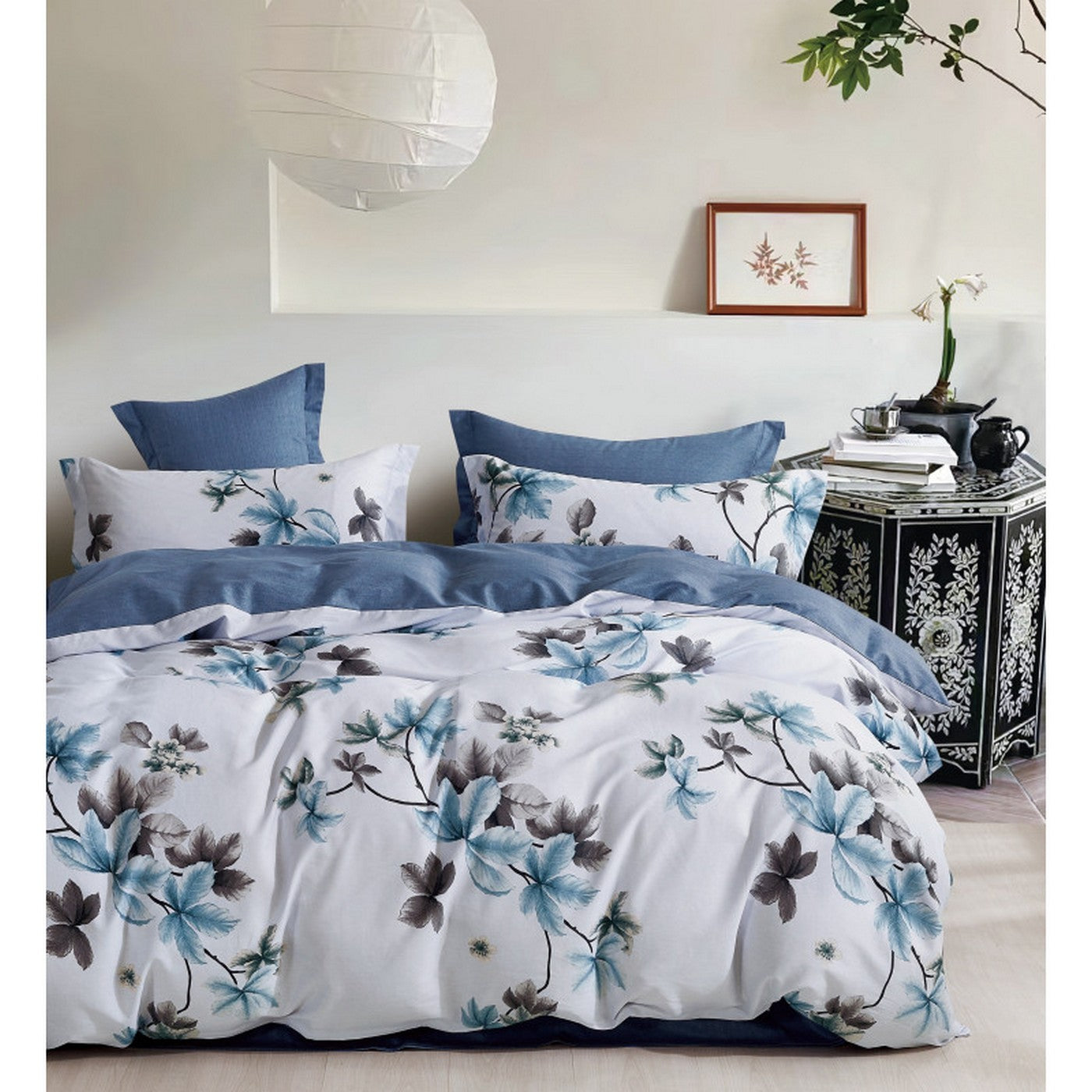 “Double-Faced Print” Duvet Set + 2 Flat Piqué Ruffle Pillowcases – 100% Pure Combed Cotton Percale 80 Thread Count/Cm152 – Blue