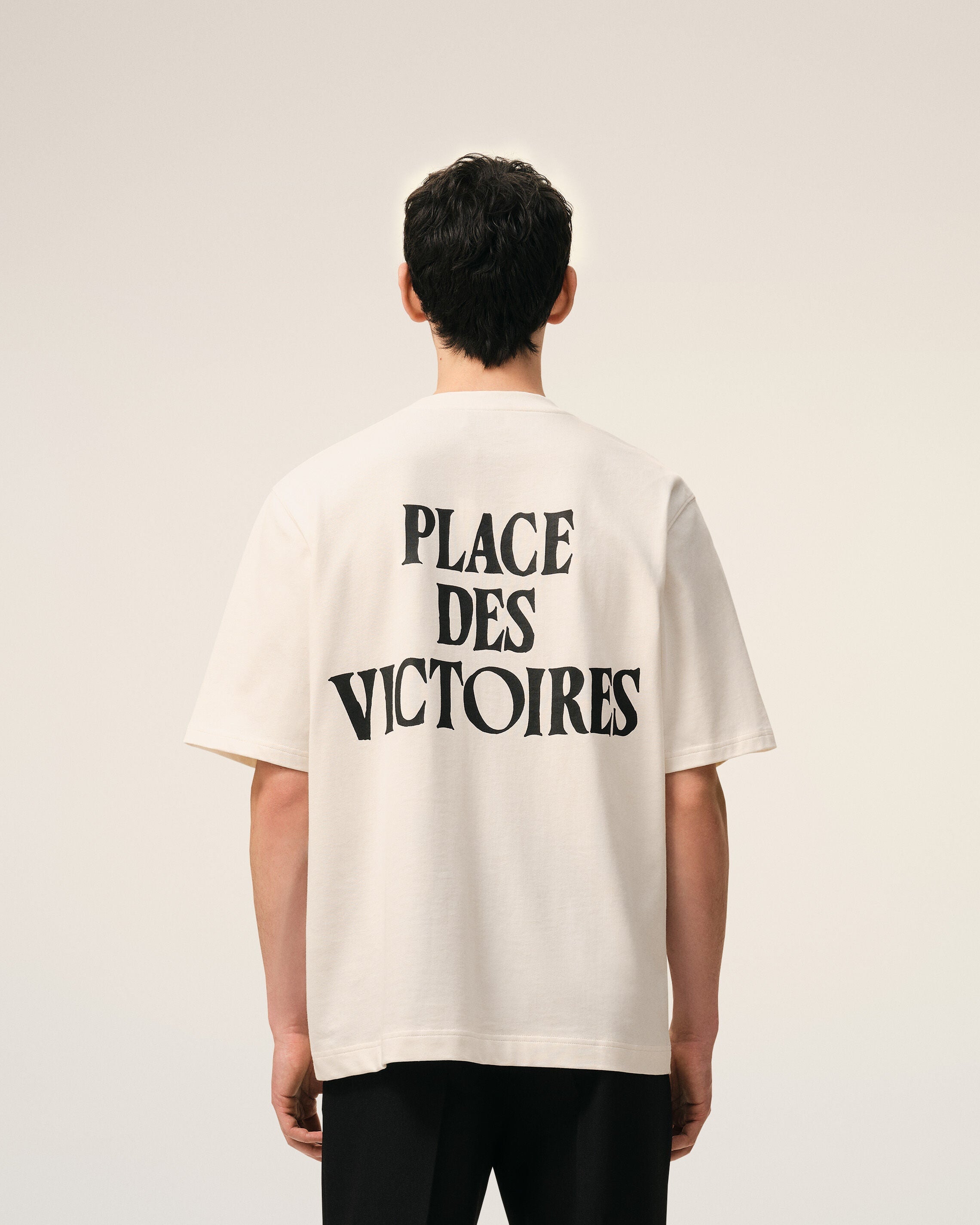 Ami Paris - Camiseta Place Des Victoires – Blanco