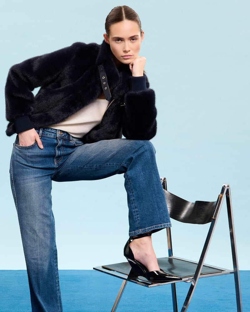 Veste courte en fausse fourrure marine_7