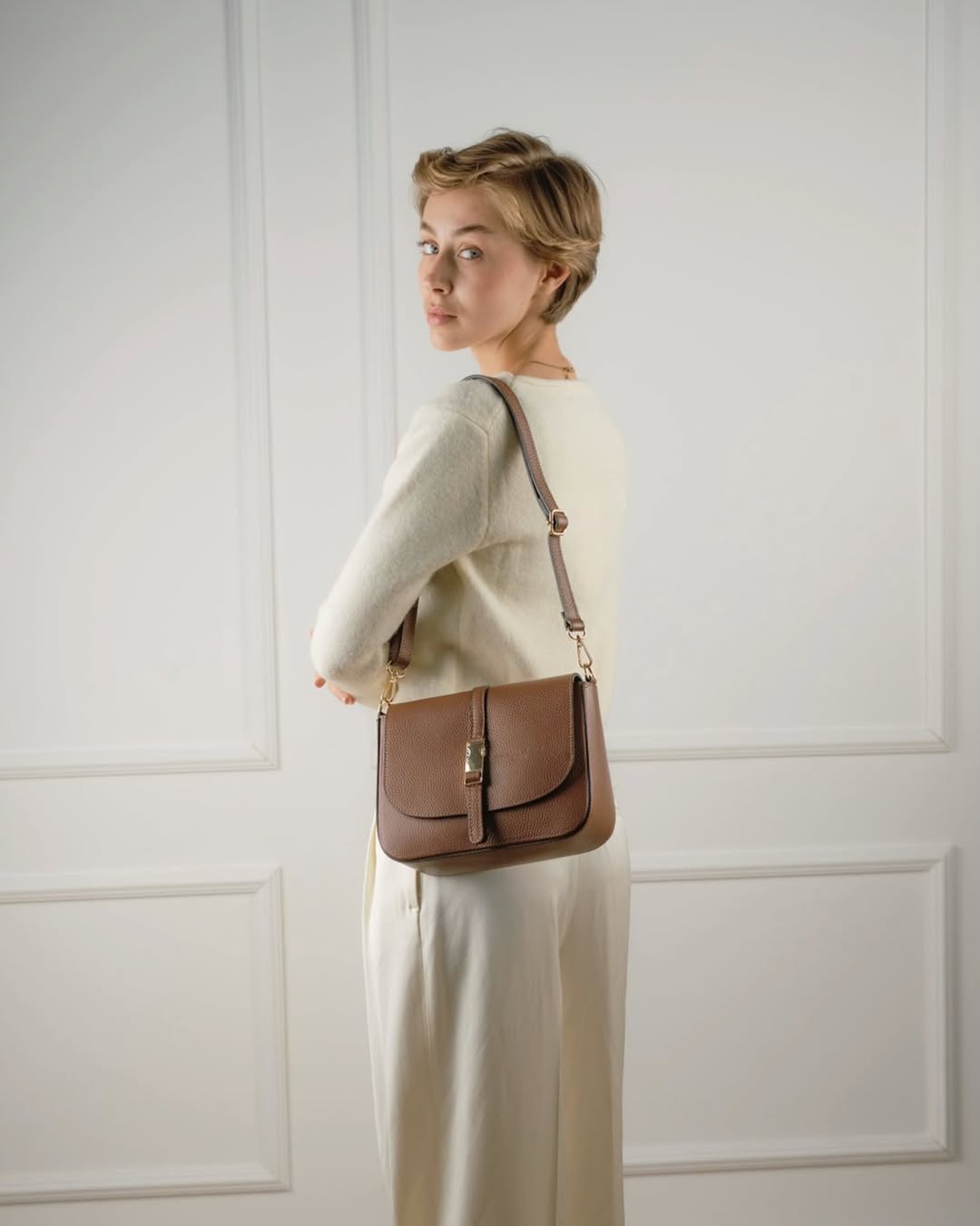 Chloe Shoulder Bag - Brown