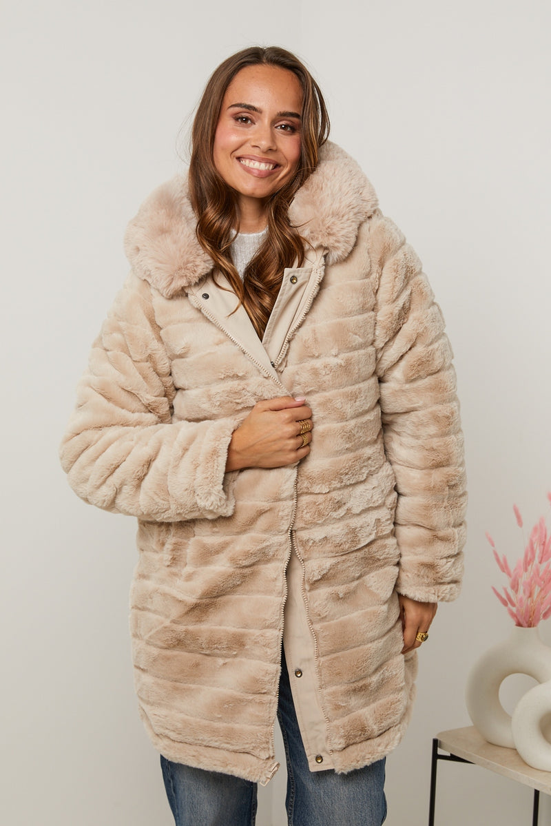 V8708 Puffer Jacket - Beige