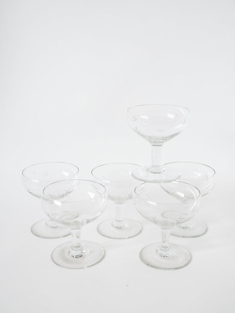 Lot De 6 Coupes À Champagne En Cristal Gravé - 1950 - 10 X 8.5 Cm