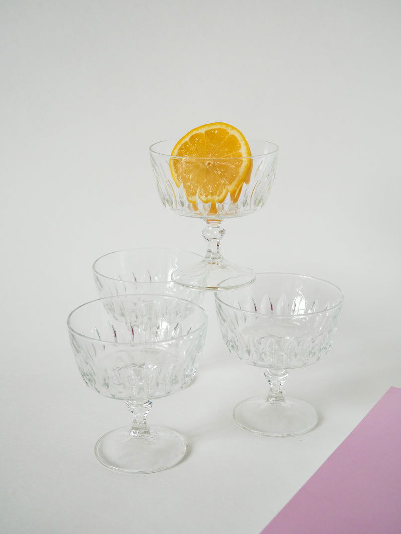 Ensemble De 4 Coupes À Champagne En Verre Moulé - 1950