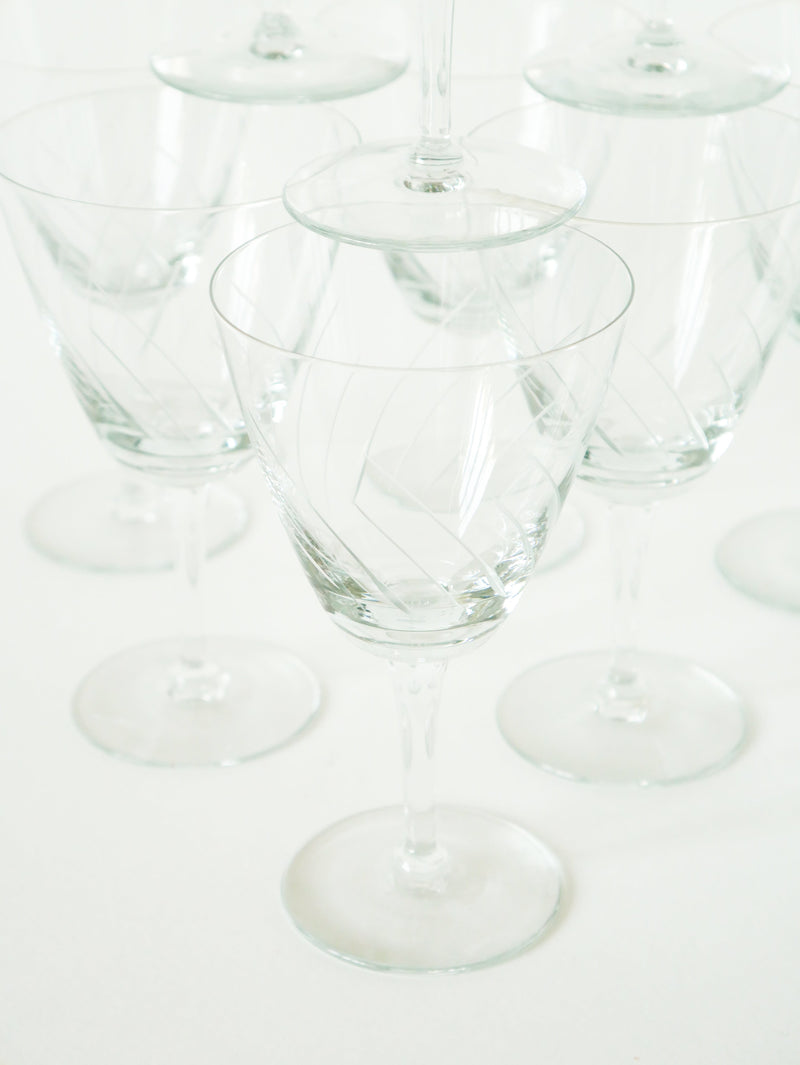 Lot De 9 Verres À Vin En Cristal Gravé - 1960