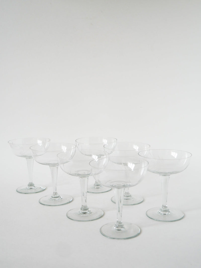 Ensemble De 7 Coupes À Champagne En Cristal Gravé - 1940