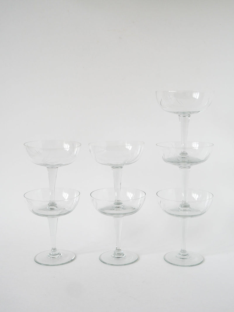 Ensemble De 7 Coupes À Champagne En Cristal Gravé - 1940