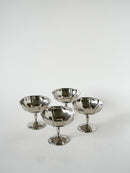 Ensemble De 4 Coupes En Inox Travaillées À Pieds Fin, 1970 - 8 X 9 Cm