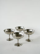 Ensemble De 4 Coupes En Inox Travaillées À Pieds Fin, 1970 - 8 X 9 Cm