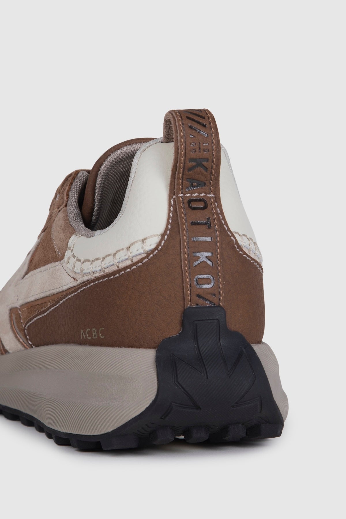 Vancouver Artisan Sneakers - Hazelnut