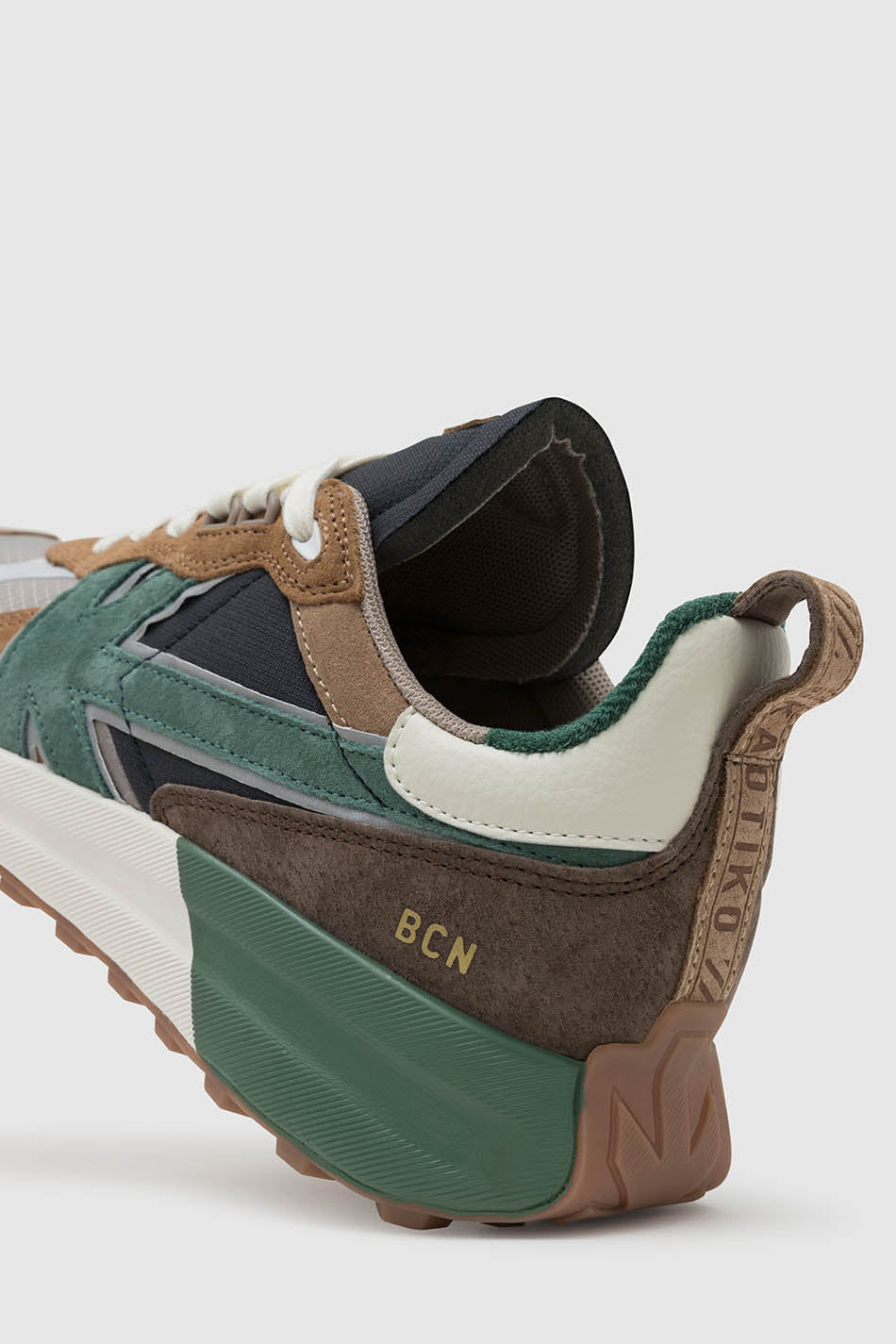 Sneakers Vancouver Earth - Whisky