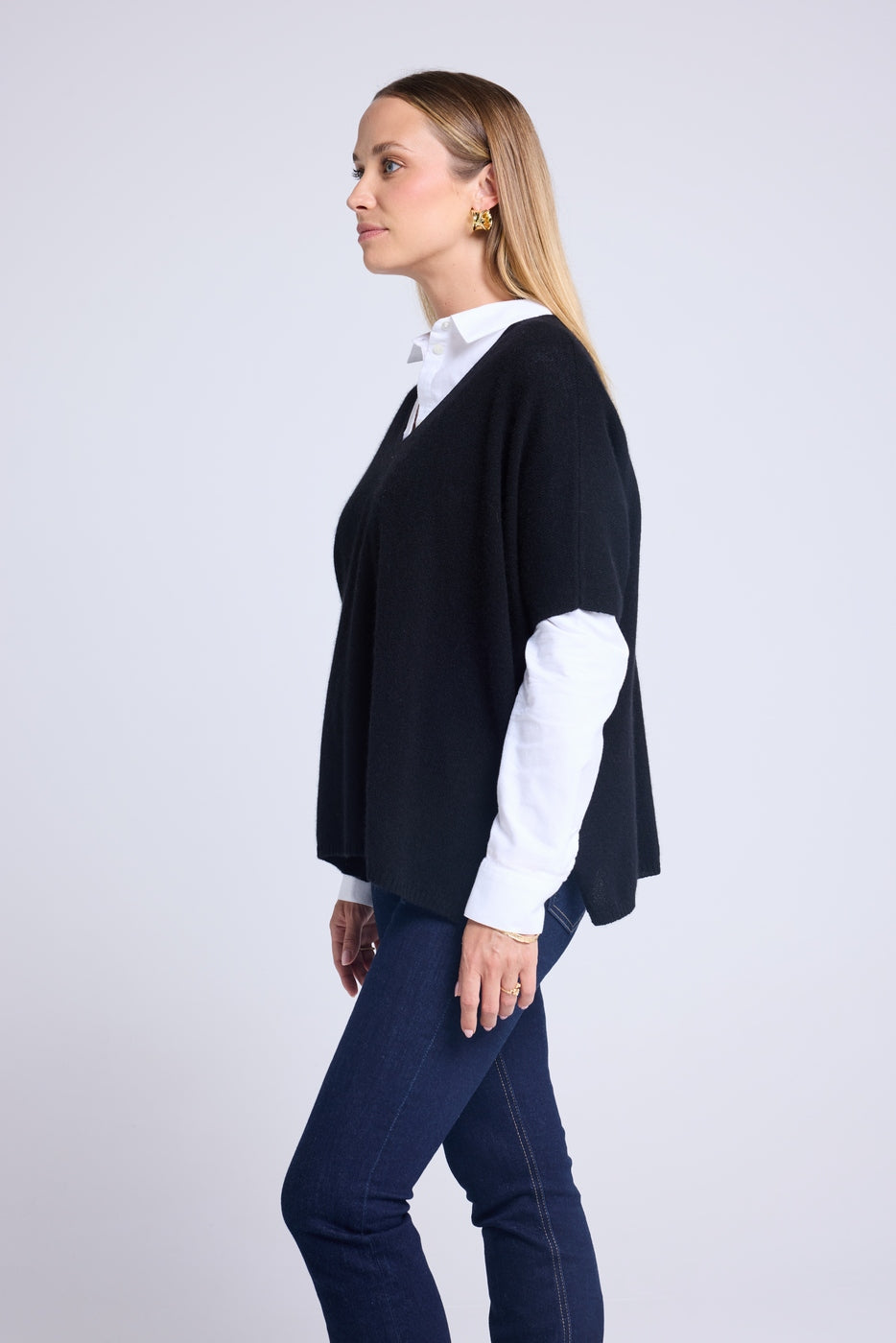 Maglione Oversize Smanicato Scollo a V Vanina - Nero