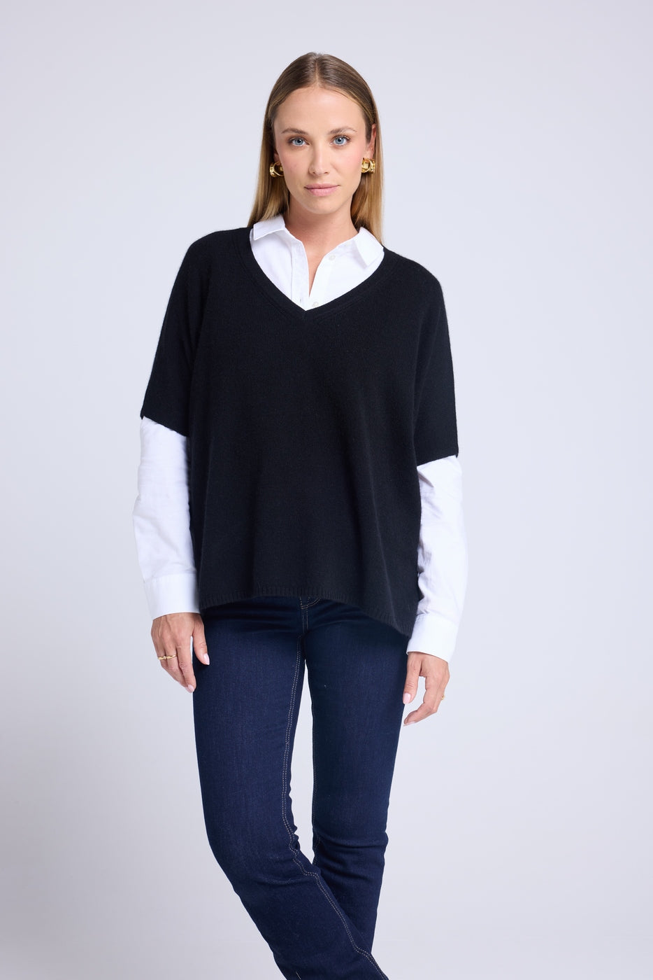 Maglione Oversize Smanicato Scollo a V Vanina - Nero