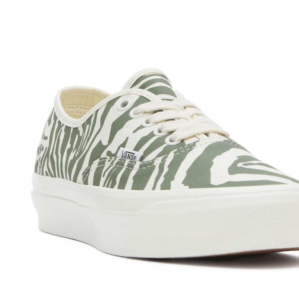 Zapatillas Bajas Lifestyle Classics Ftw - Zebra - Hombre