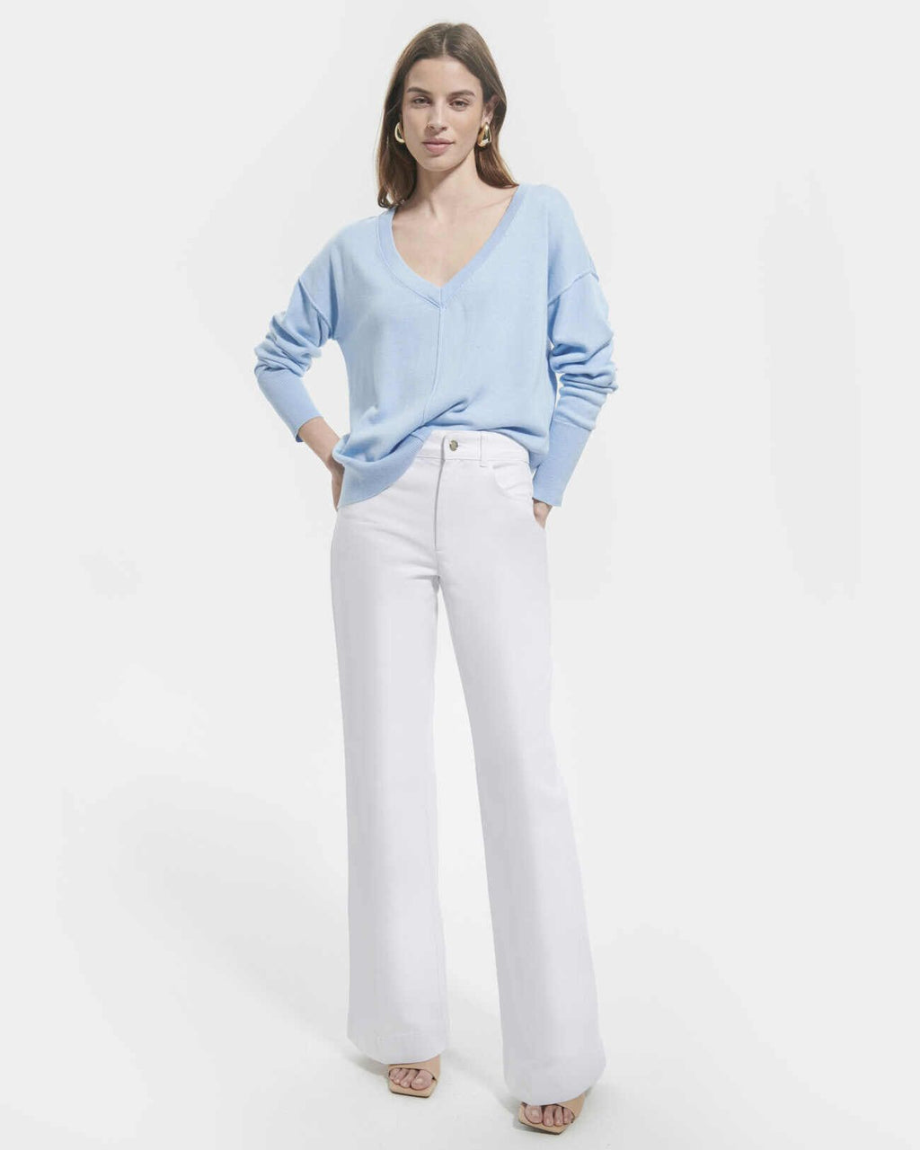 Thin sky blue V-neck sweater_2
