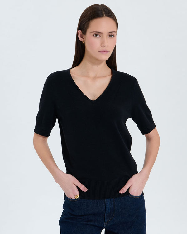 Black short-sleeved sweater_1