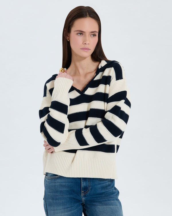 Two-tone hooded sweater_1