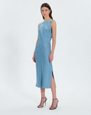 Robe satinée à dos bénitier bleu hortensia_2