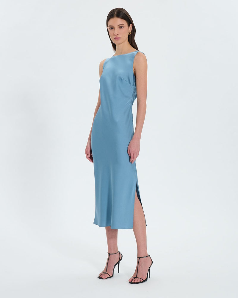 Robe satinée à dos bénitier bleu hortensia_2