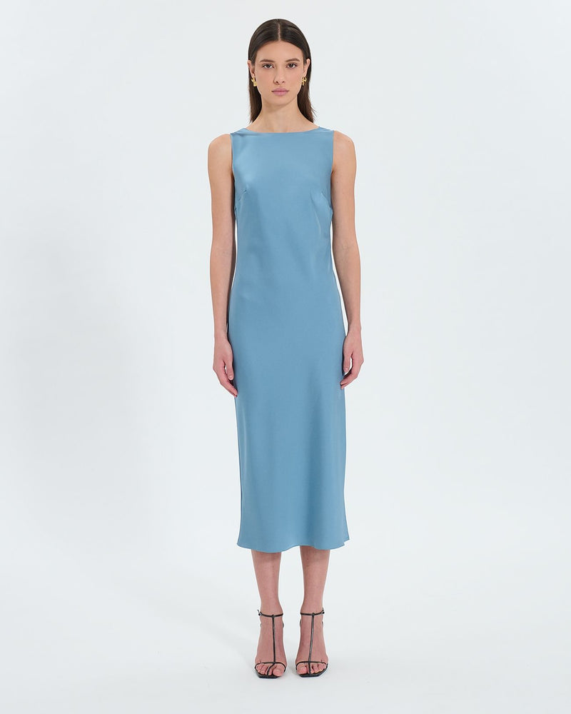 Robe satinée à dos bénitier bleu hortensia_4