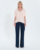 T-shirt col V en lin nude_4