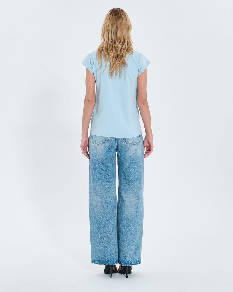 Tee-shirt col V bleu ciel_3