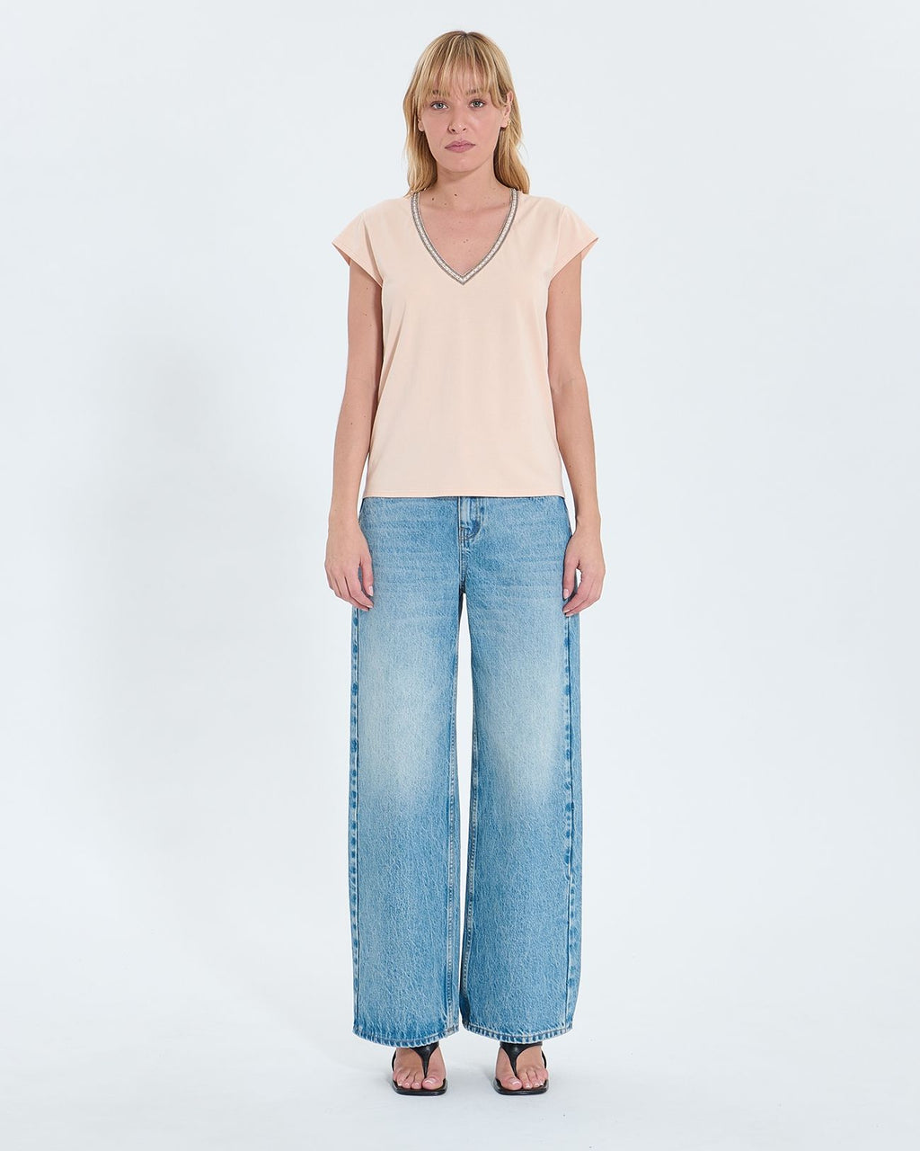 Tee-shirt col V nude_4