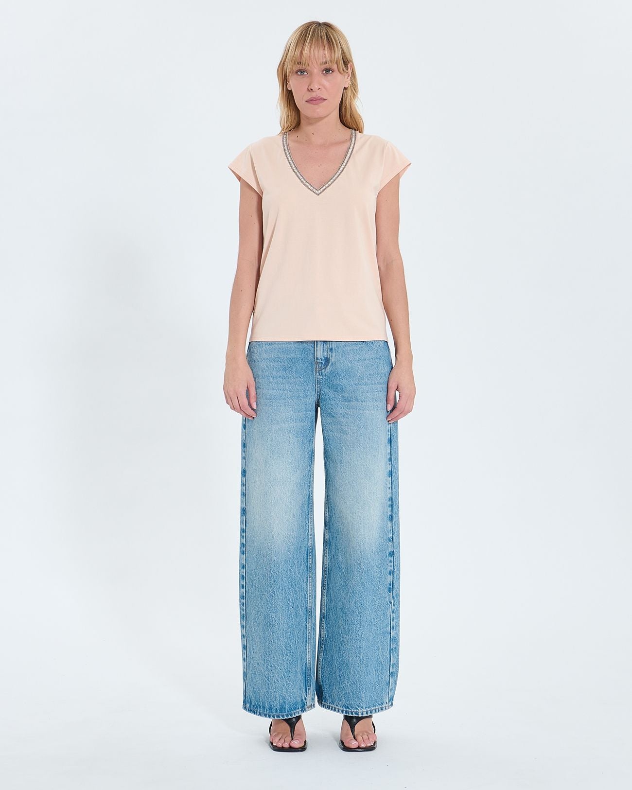 Tee-shirt col V nude_4