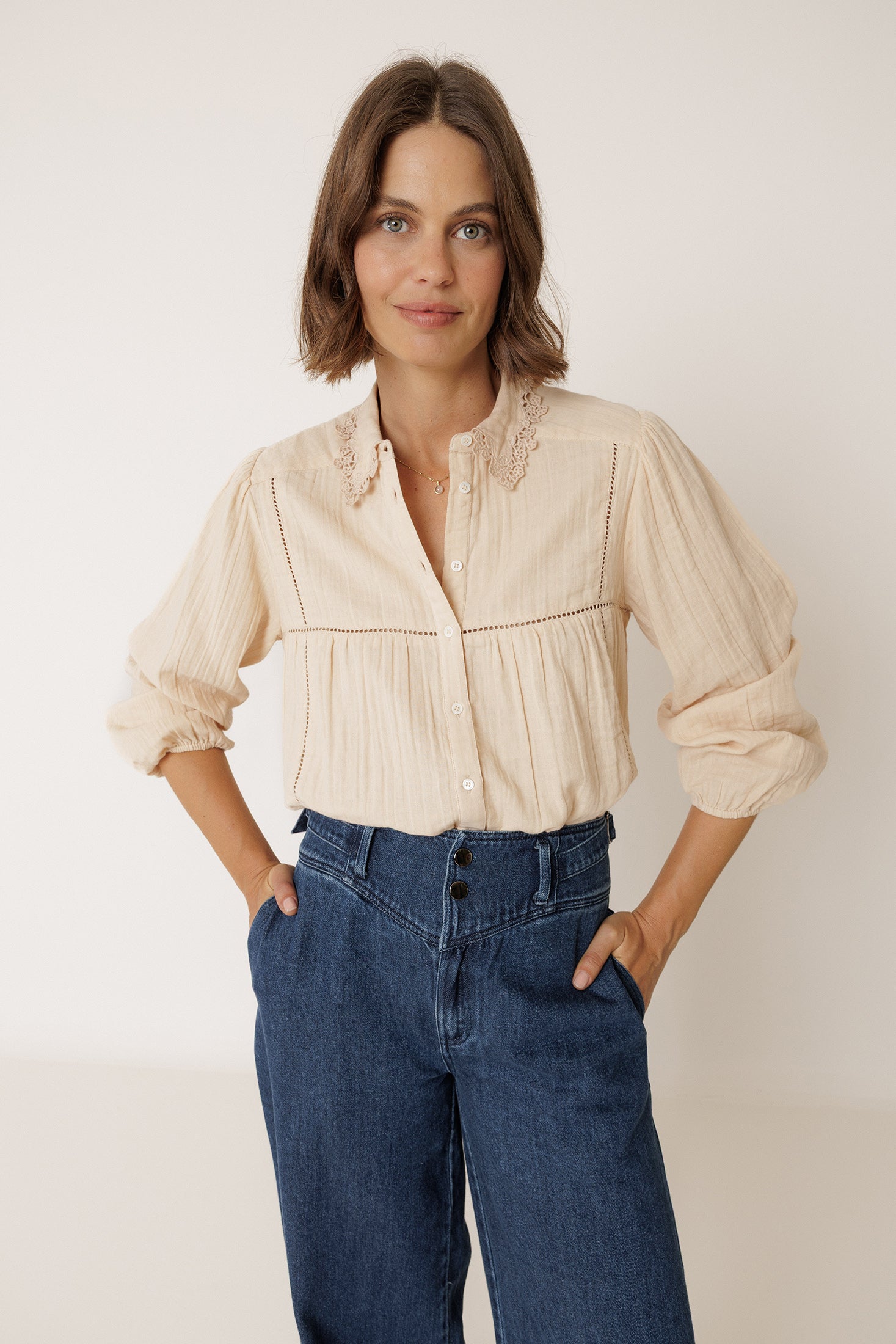 Chemise À Encolure Crochetée - Pétale