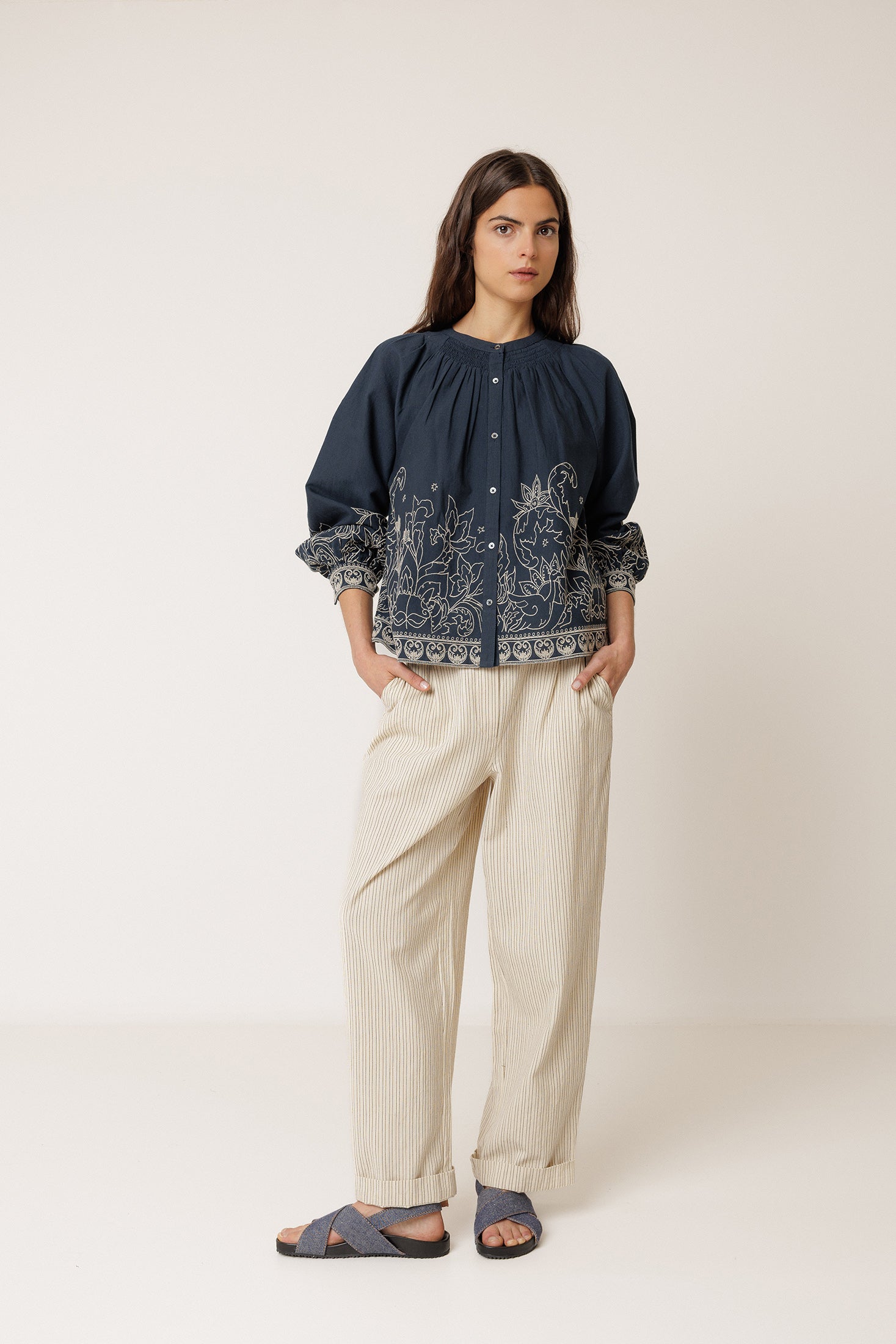 Blouse À Ourlet Fleuri - Bleu Marine