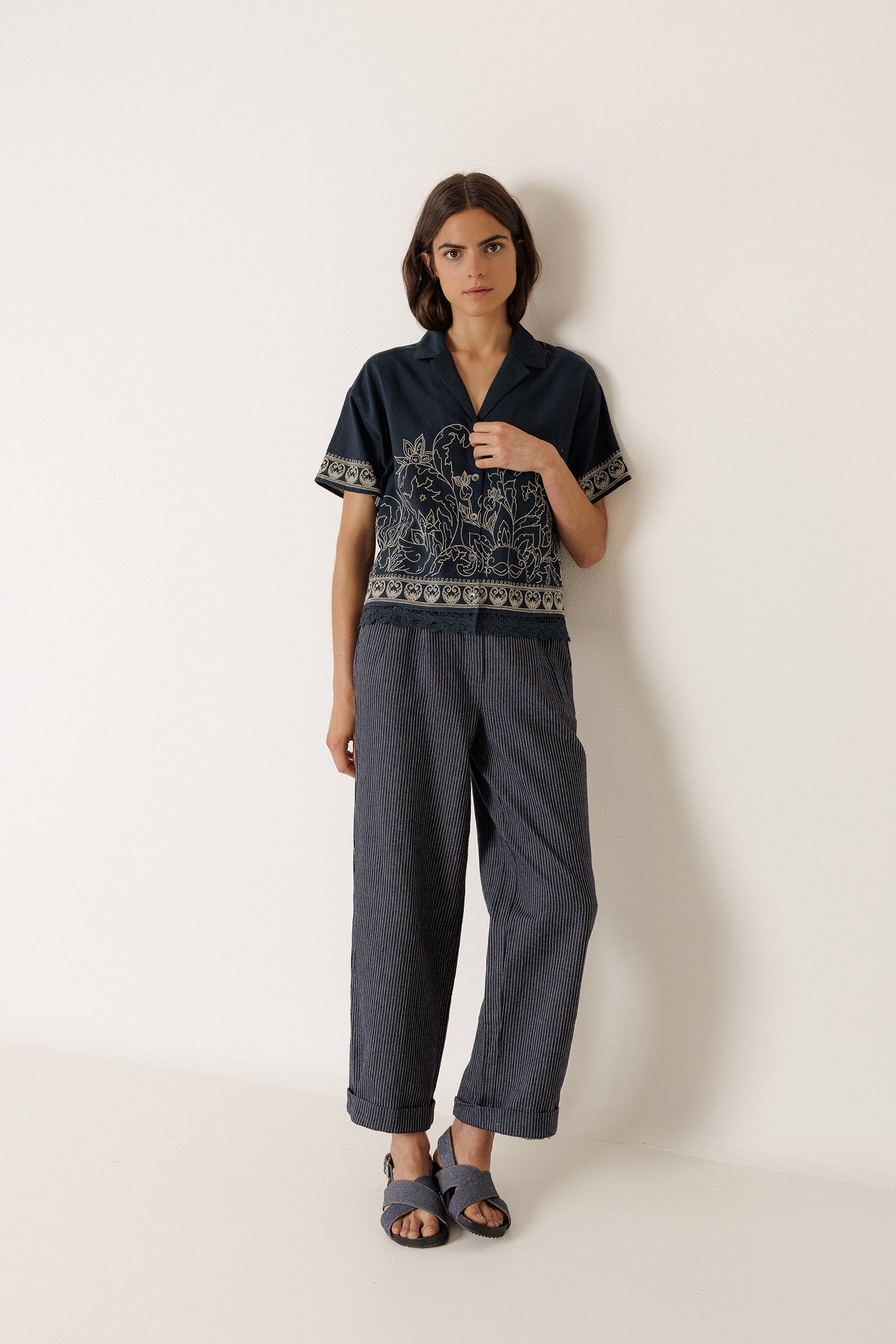 Chemise À Broderie Contrastée - Bleu Marine