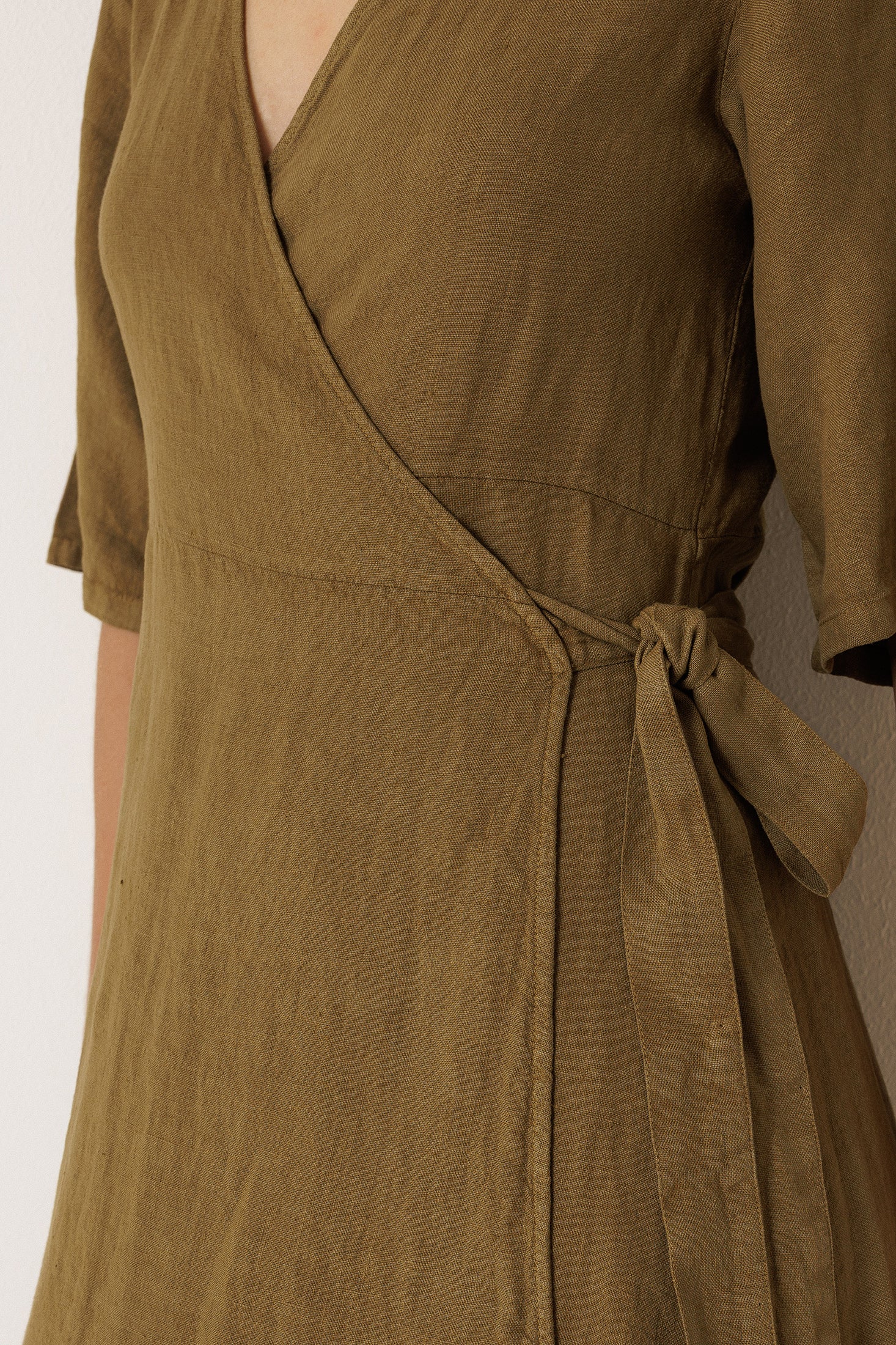 Robe Portefeuille En Lin - Kaki