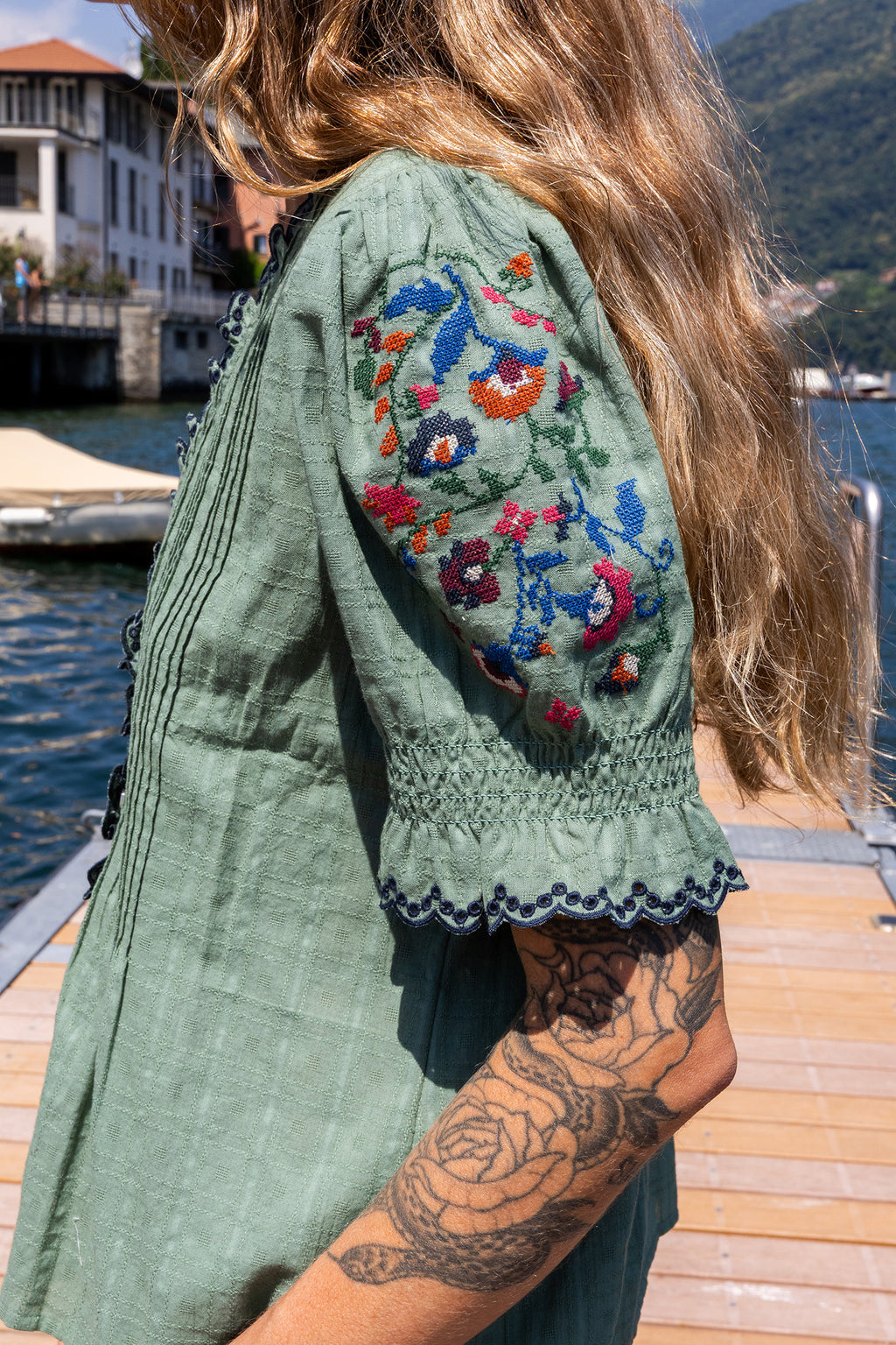 Chemise Brodée Au Point De Croix - Émeraude