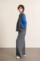 Garance Paris AH 25, veste sans manches pour femmes de couleur gris à rayures en laine polyester et tencel.