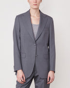 Officine Générale – Veste Giovanni - Gris Moyen - Femme, blazer gris en laine, porté par un mannequin, vue de face