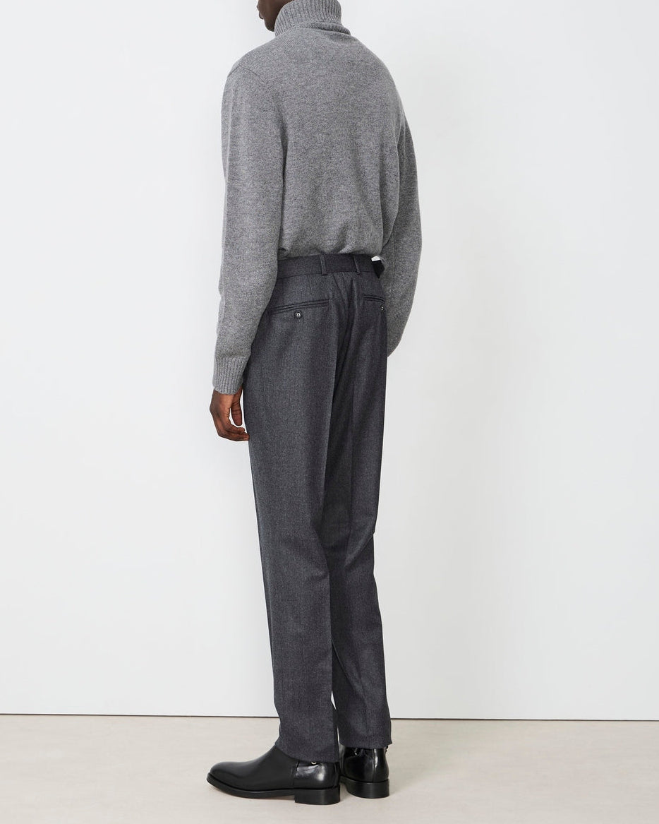 Officine Générale – Pantalon Paul - Gris Chiné Foncé - Homme, mannequin de dos portant un pull gris et un pantalon gris