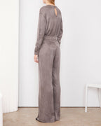 Officine Générale – Pantalon Gracella - Anthracite - Femme, mannequin de dos portant une combinaison pantalon gris foncé