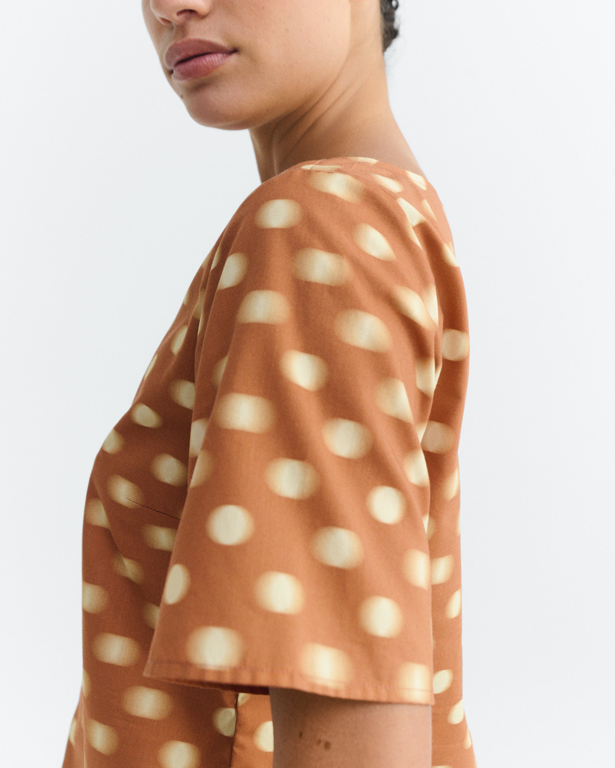 Blusa lunares marrón Leia sostenible - 2